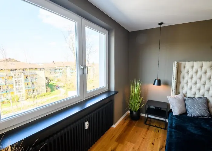 Orangehome Design Zwischen & Zentrum * برين ام شيميسي